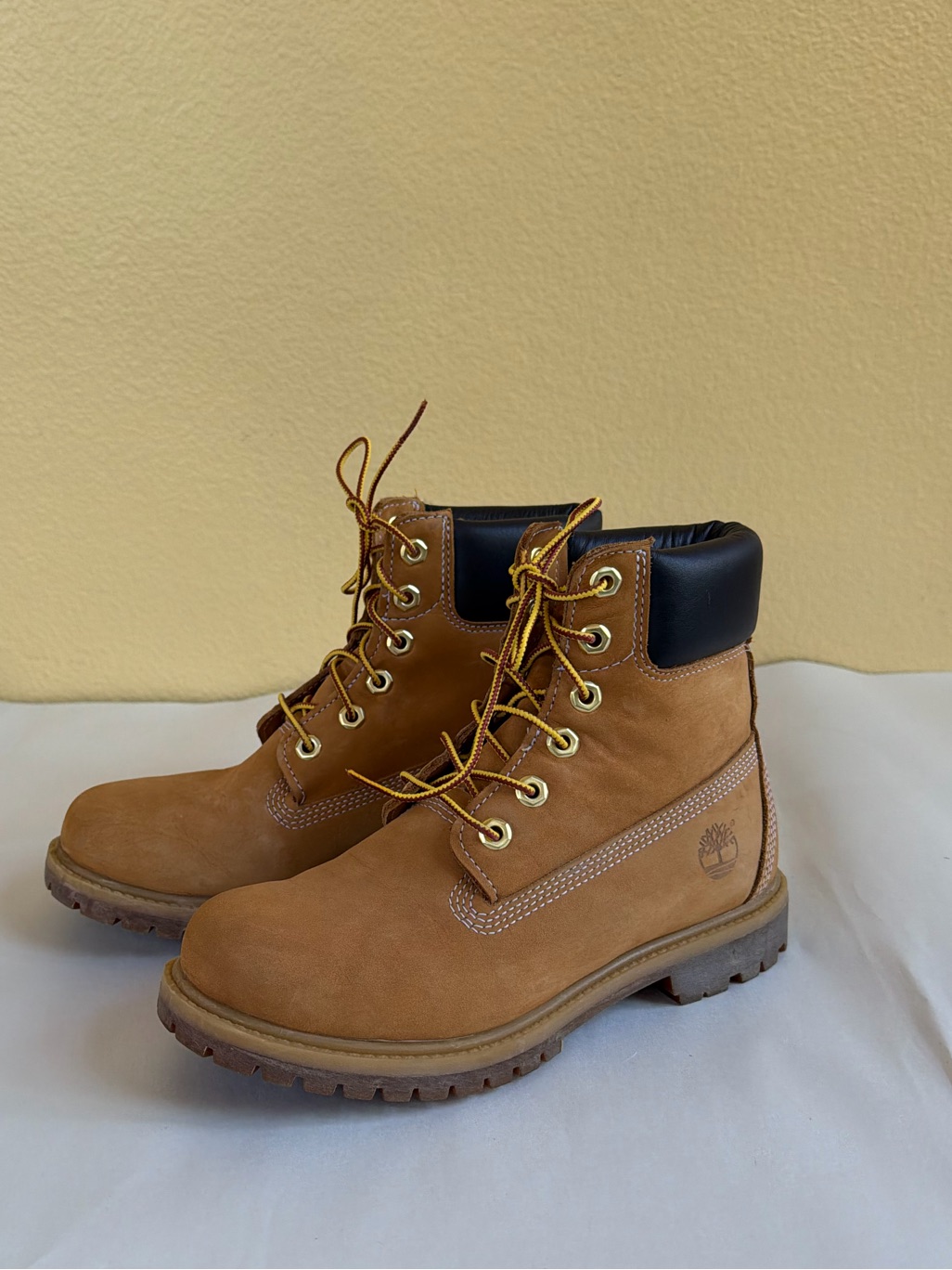 Timberland 6-Inch Premium Waterproof Primaloft Wheat Nubuck Boots Size 7 Euc! — image 6 of 8
